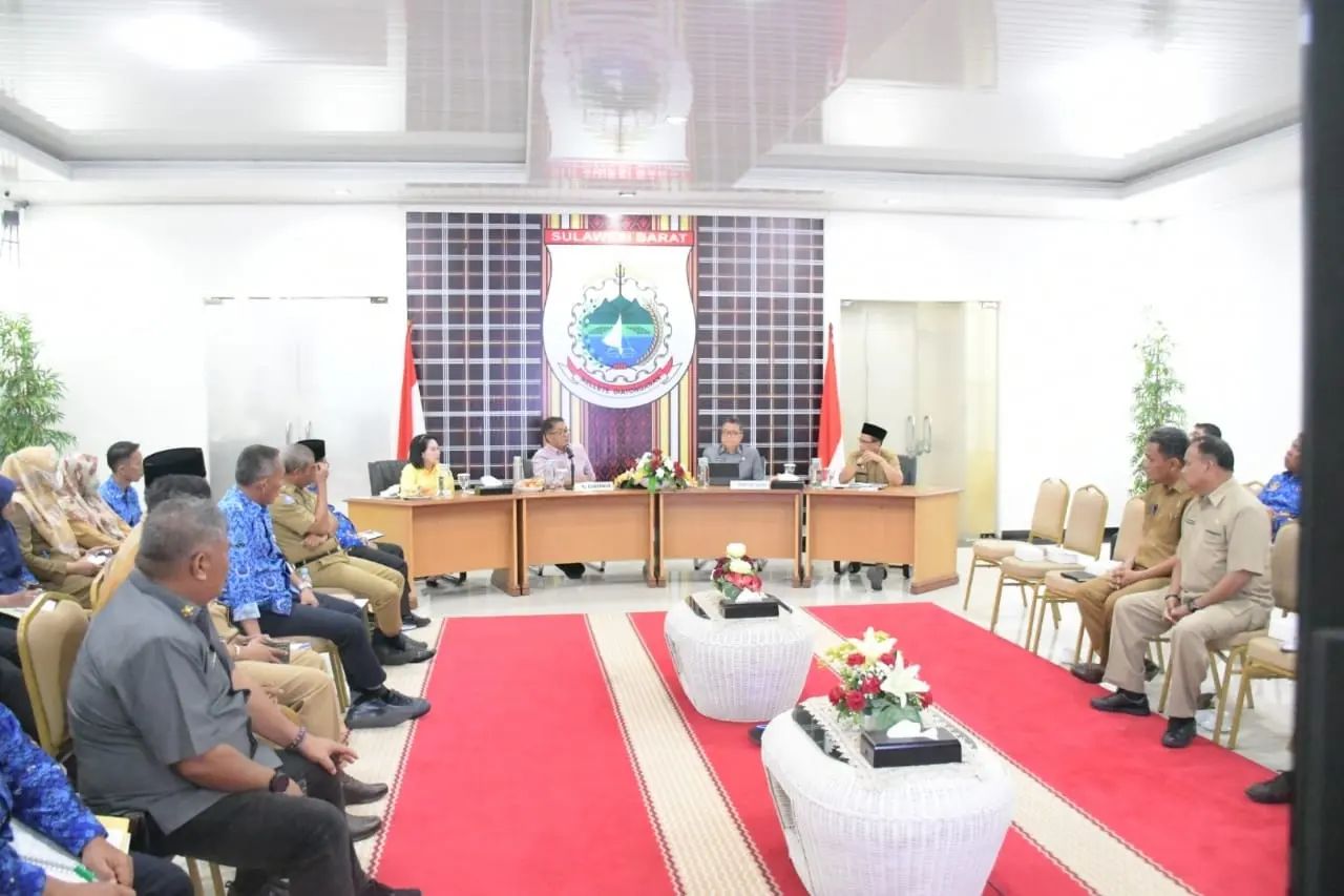 Evaluasi Anggaran, Pj Gubernur Sulbar Minta OPD Percepat Belanja